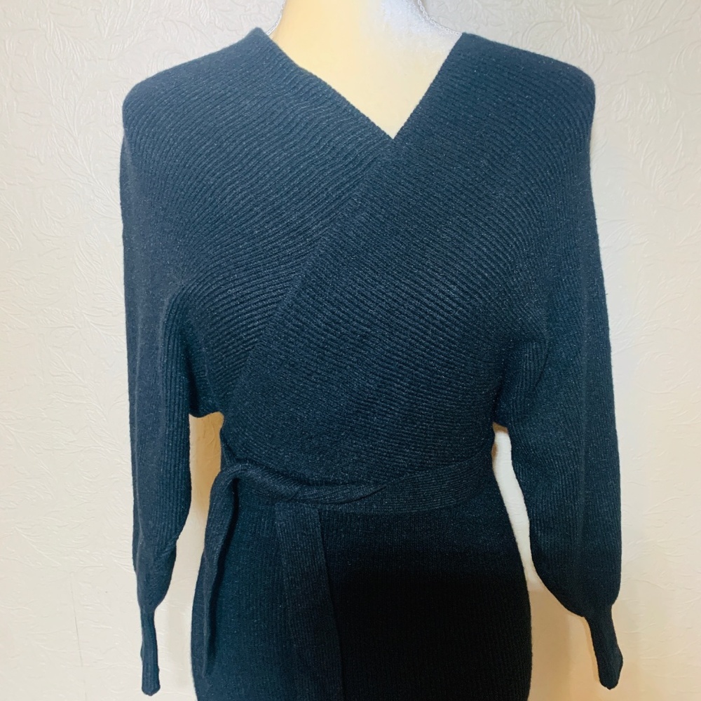 Black wrap-style sweater dress NWT with belt - Picture 3 of 6